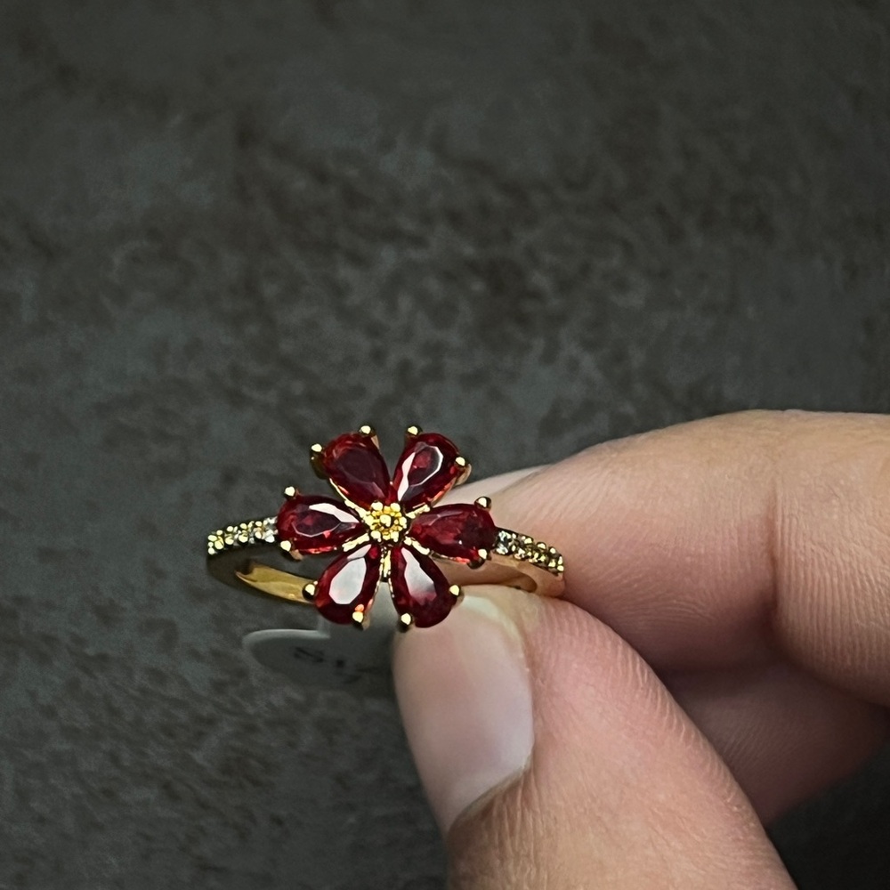 21k Gold Plated and Red Floral Ring - Picture 3 of 3